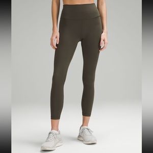 Lululemon Wunder Train High Rise Crop 23”, Size 4